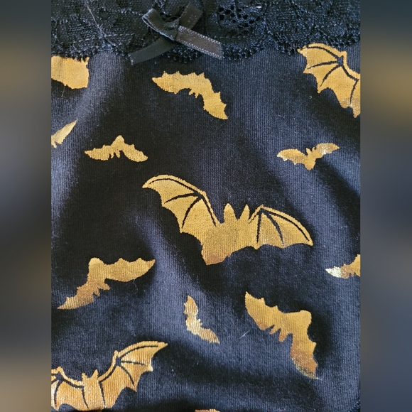 Torrid Mid Rise Cheeky Panties in Gold Foil Bats, BNWT, Size 3X - Picture 7 of 7